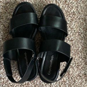black platform sandals